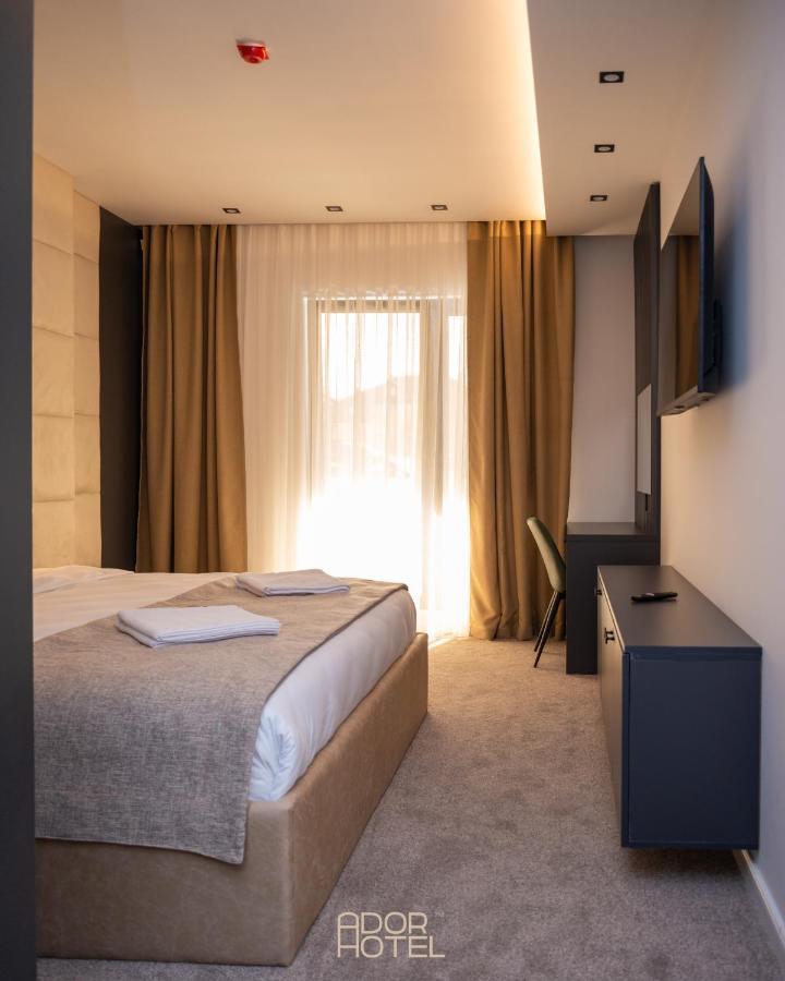 Ador Hotel North Mitrovica Exteriör bild